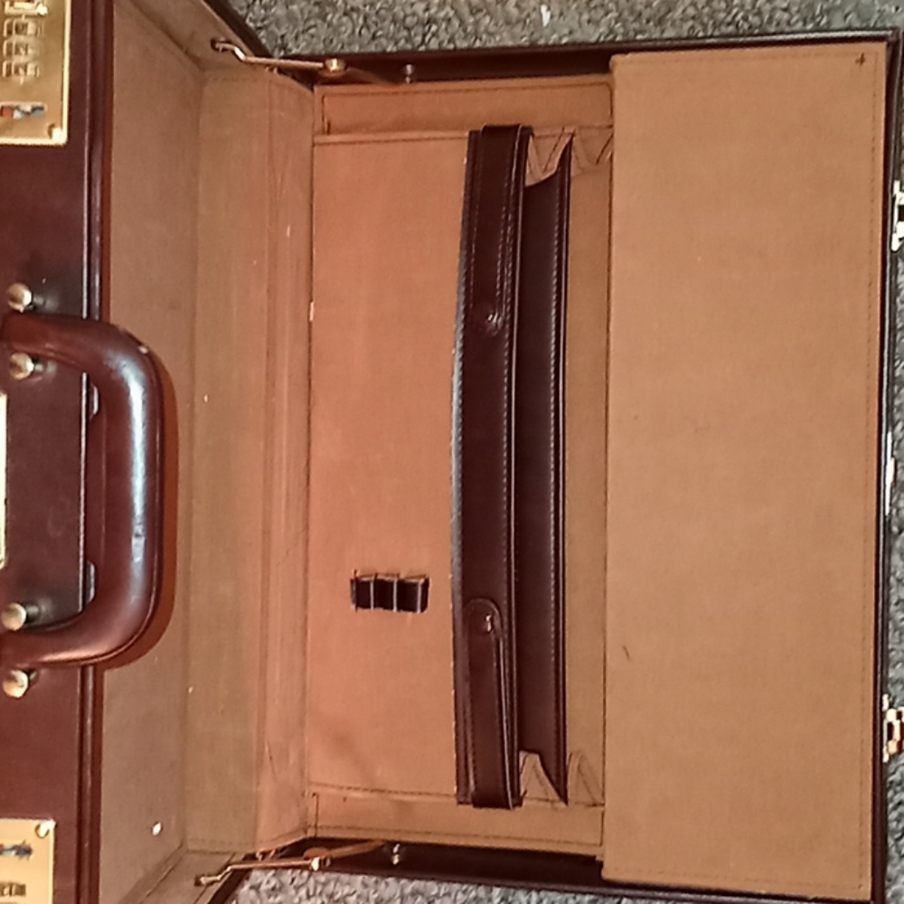 Briefcase - image 3